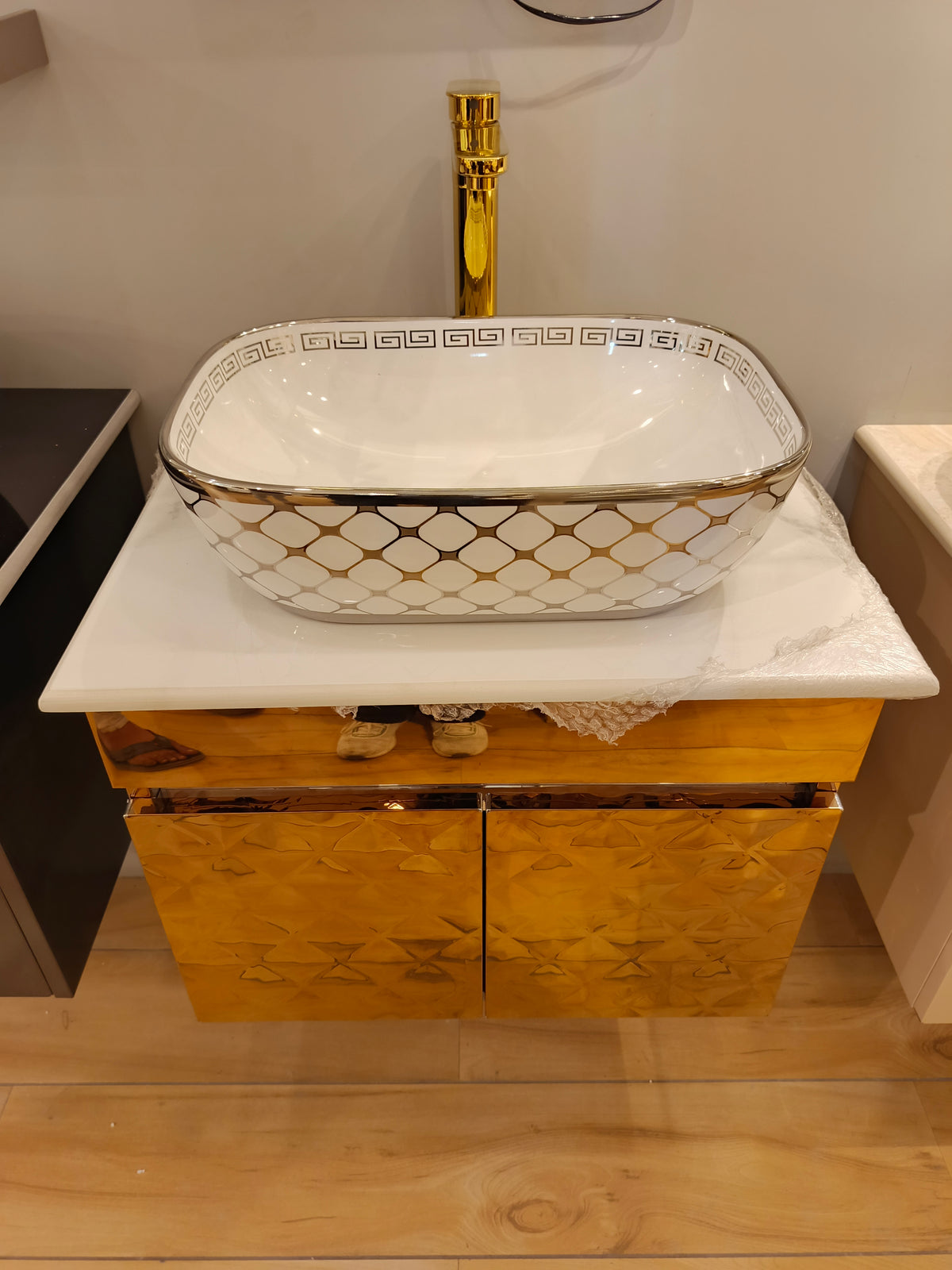 Diamond Cut Style Wall Mounted Stainless Steel Vanity in Rose Gold Finish SS304 (24x18.5 inch) "Complete Set"